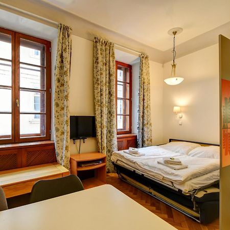 Historic Centre Apartments VIII Prag Exteriör bild