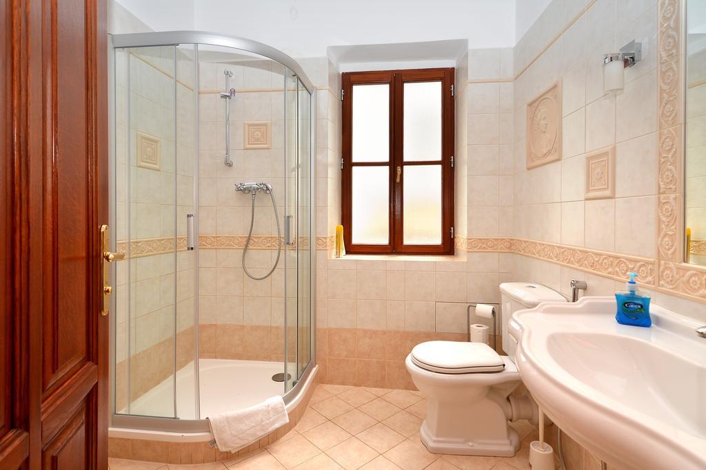 Historic Centre Apartments VIII Prag Rum bild